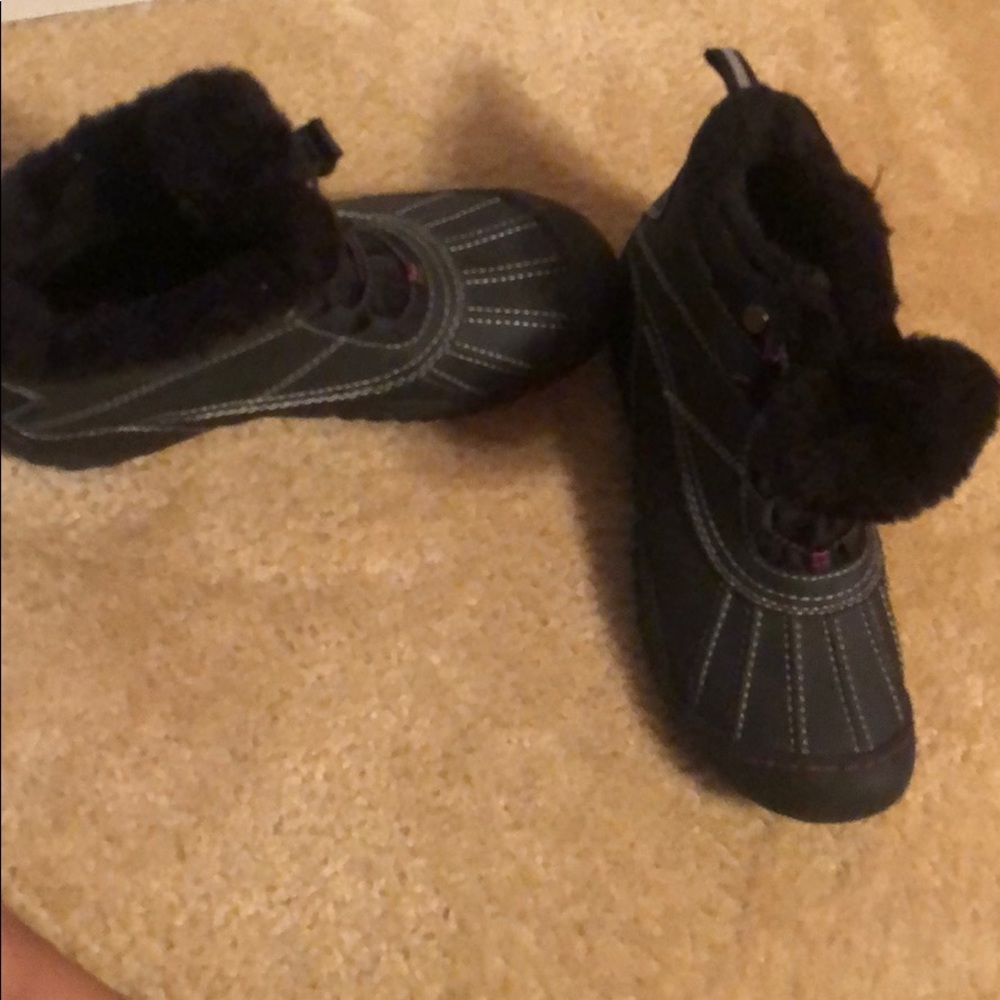 Snow boots